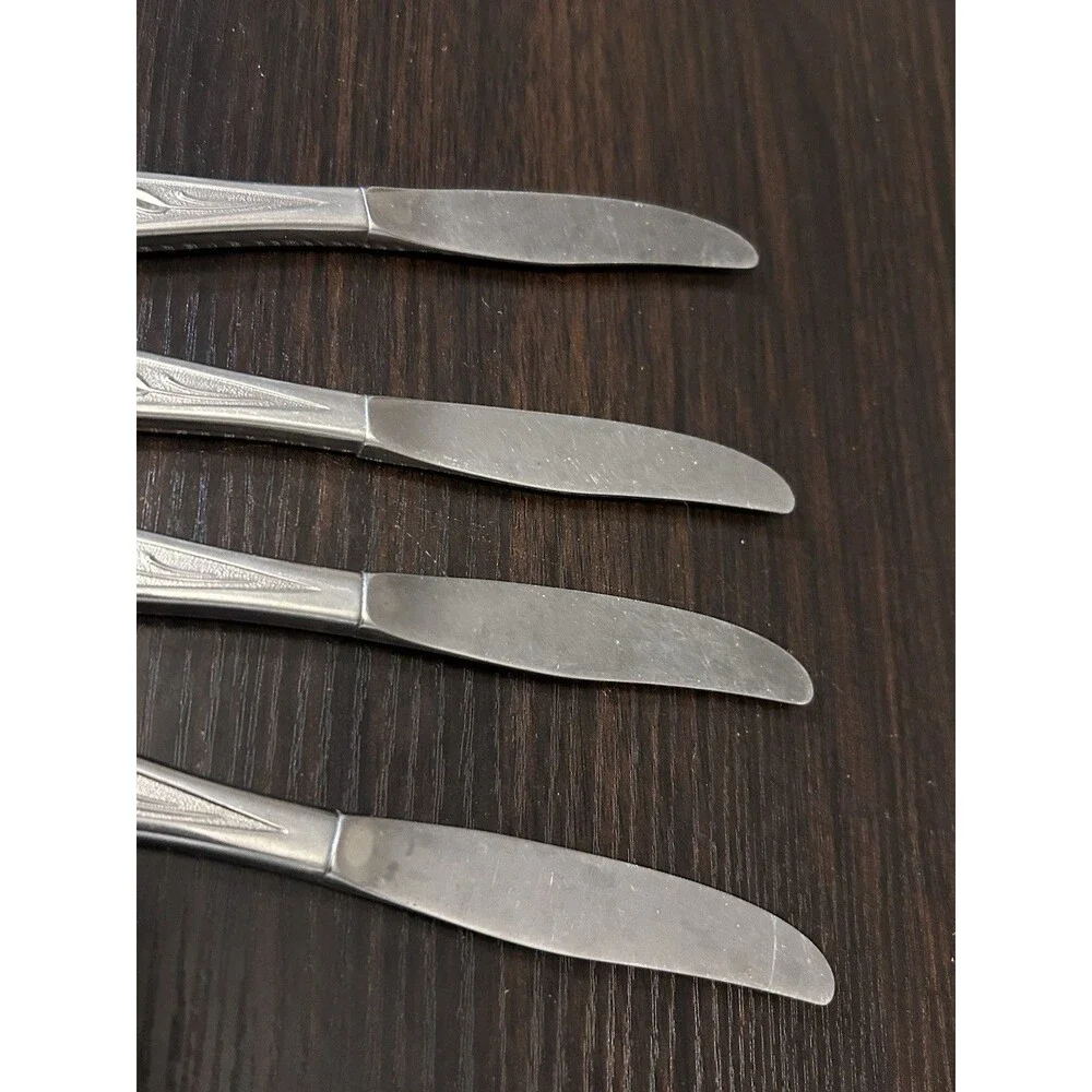Set of 4 Oneida Royal Harvest Dinner Knives 8.5 Inch Wm Rogers Premier Stainless